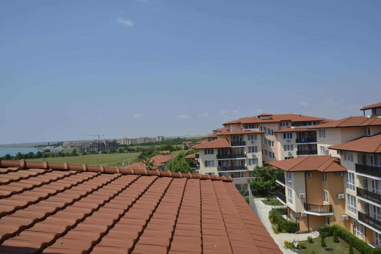 Apartcomplex Chateau Aheloy Exterior photo