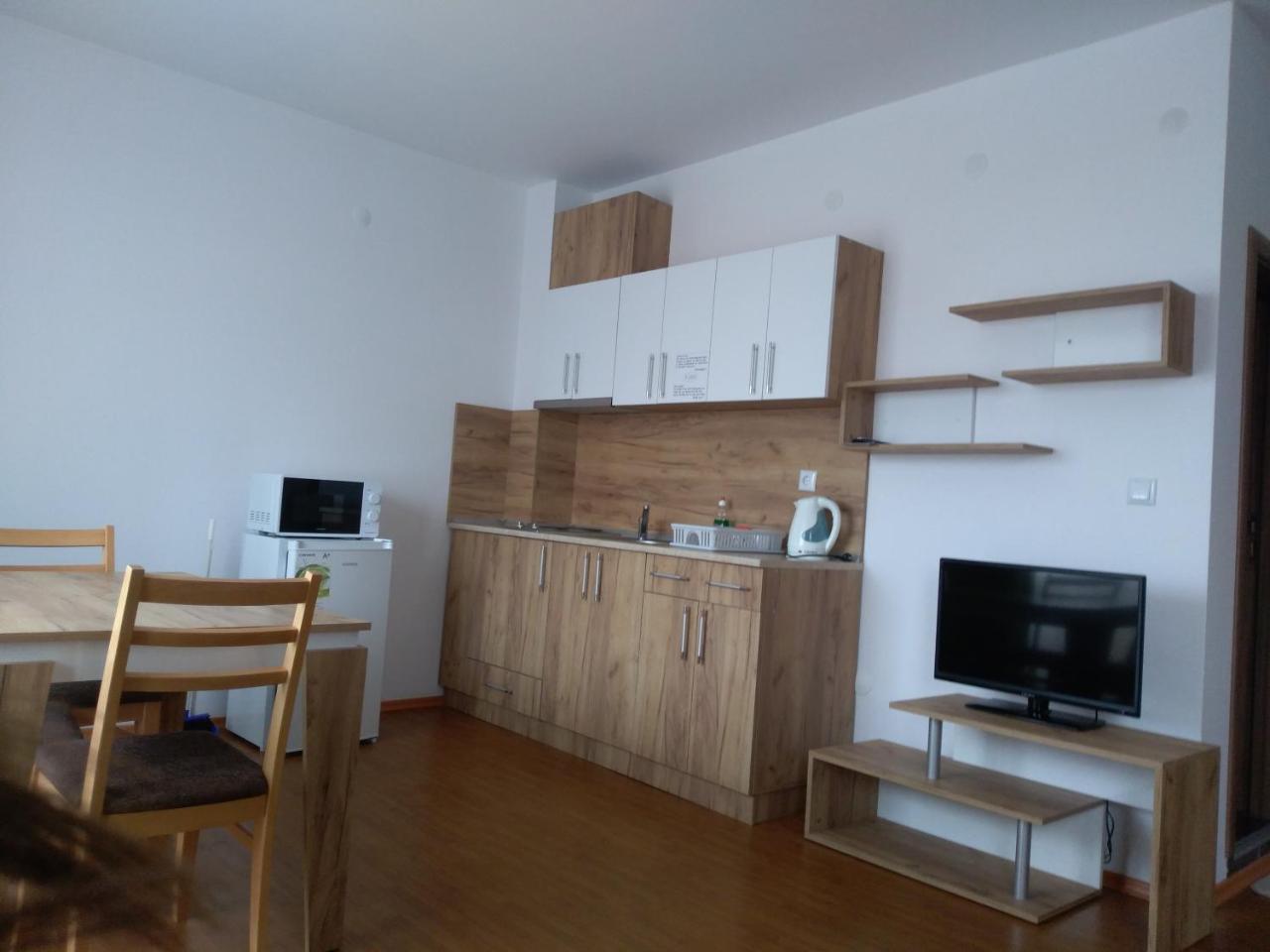 Apartcomplex Chateau Aheloy Exterior photo